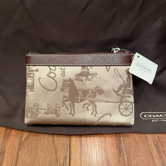 Coach wristlet (medium) - Picture 2 of 2